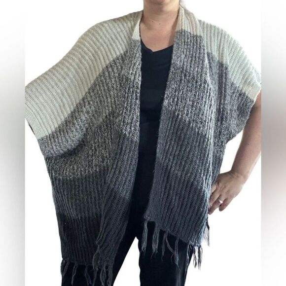 American Eagle gray stripe fringe sweater poncho shrug cape one size O/S - Picture 1 of 8